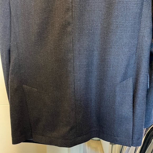 John Varvatos sports coat sz. 38R - Picture 5 of 9